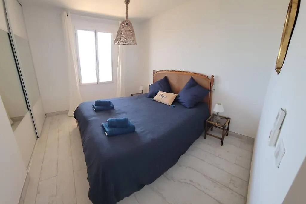 Holiday home Le Cabanon, Pieds Dans L'Eau, Vue Exceptionnelle Villa Frejus