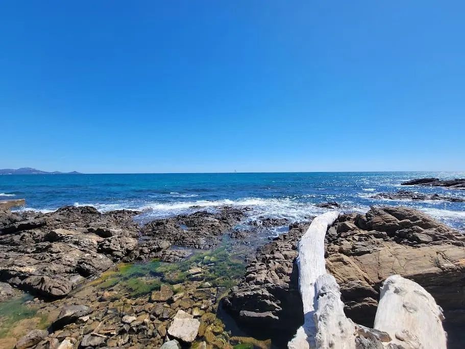 Holiday home Le Cabanon, Pieds Dans L'Eau, Vue Exceptionnelle Villa Frejus