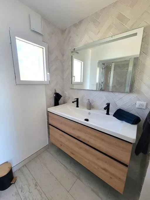 Holiday home Le Cabanon, Pieds Dans L'Eau, Vue Exceptionnelle Villa Frejus France