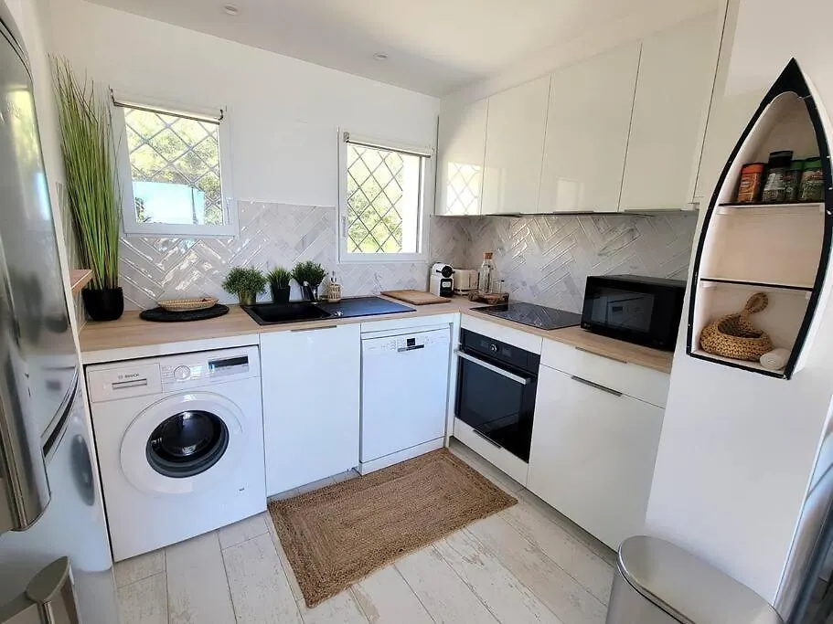 Holiday home Le Cabanon, Pieds Dans L'Eau, Vue Exceptionnelle Villa Frejus