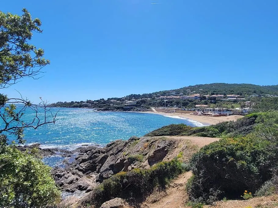 Holiday home Le Cabanon, Pieds Dans L'Eau, Vue Exceptionnelle Villa Frejus